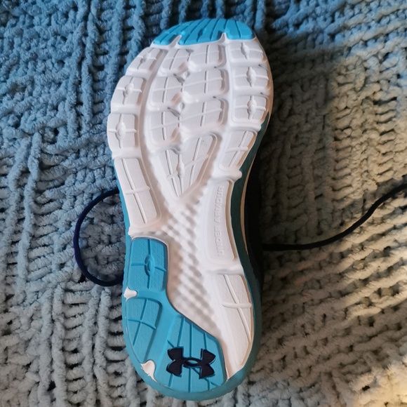 UNDER ARMOUR Youth BGS Charged Rouge Athletic Shoe 5.5 Y size - Picture 4 of 5